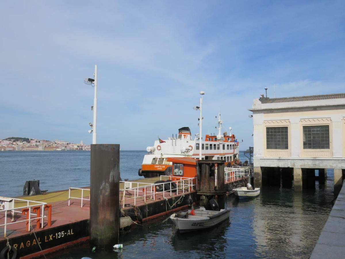Tejo House River Lisbon Almada Extérieur photo
