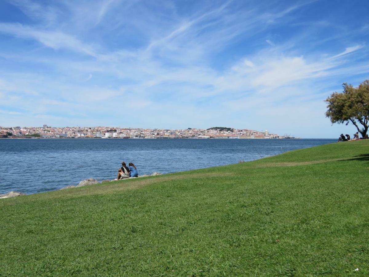 Tejo House River Lisbon Almada Extérieur photo