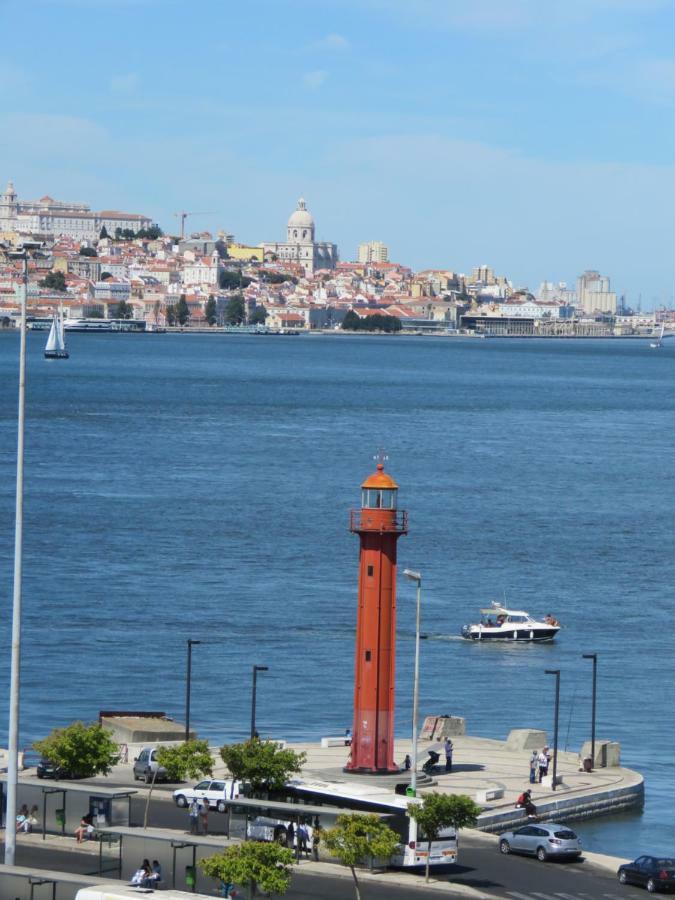 Tejo House River Lisbon Almada Extérieur photo